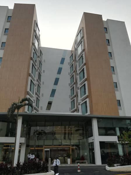 Seen Hotel Abidjan Plateau Exterior foto